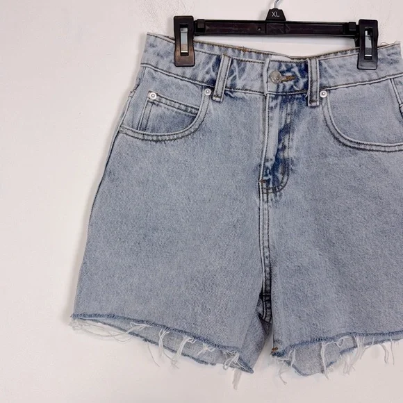 Princess Polly Laurena Denim Shorts. High Rise. Light Wash. Size 2. NWT. - Picture 4 of 14